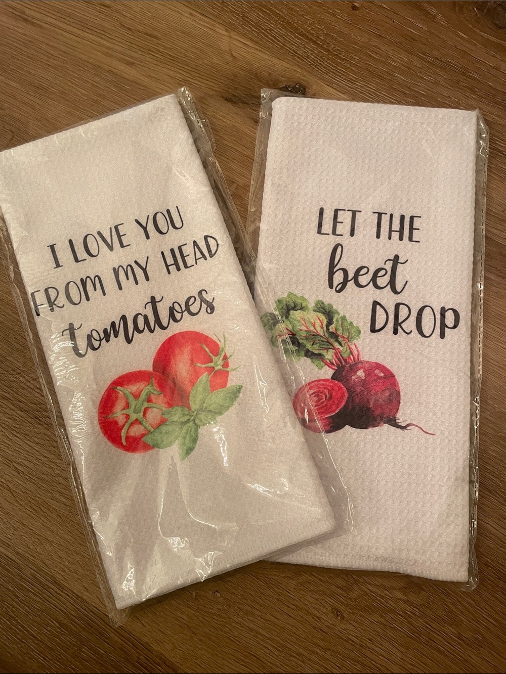 NWT, Set of 2 Vegetable Print Kitchen Towels - Tomato & Beet Puns